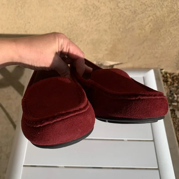 Vionic burgundy suede loafers size 8.5 - Picture 9 of 16